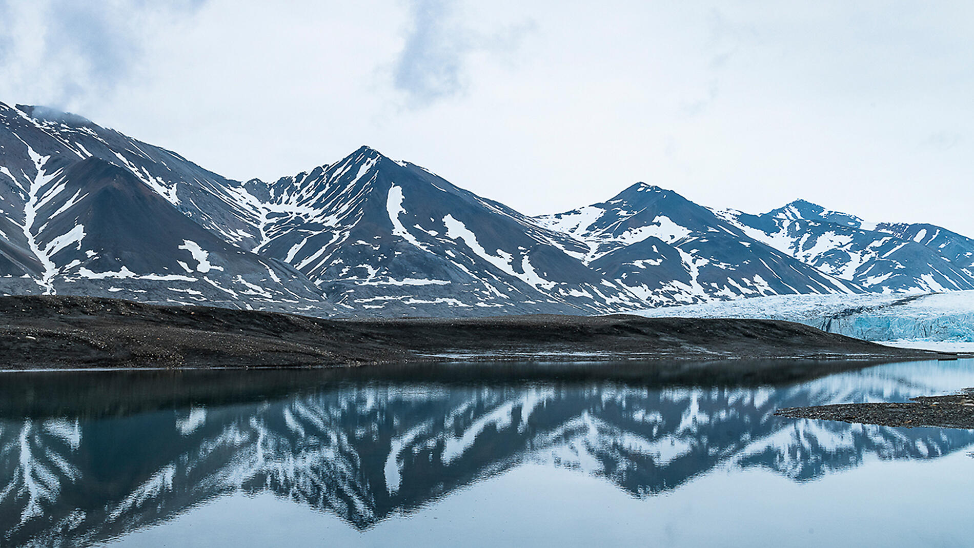 Spitzbergens Fjorde und Gletscher 