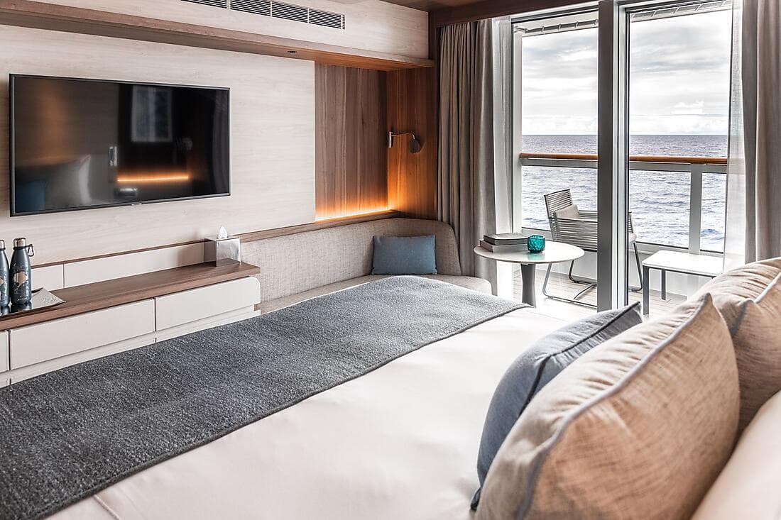 Kabinen-Karussell: Lower deck balcony stateroom