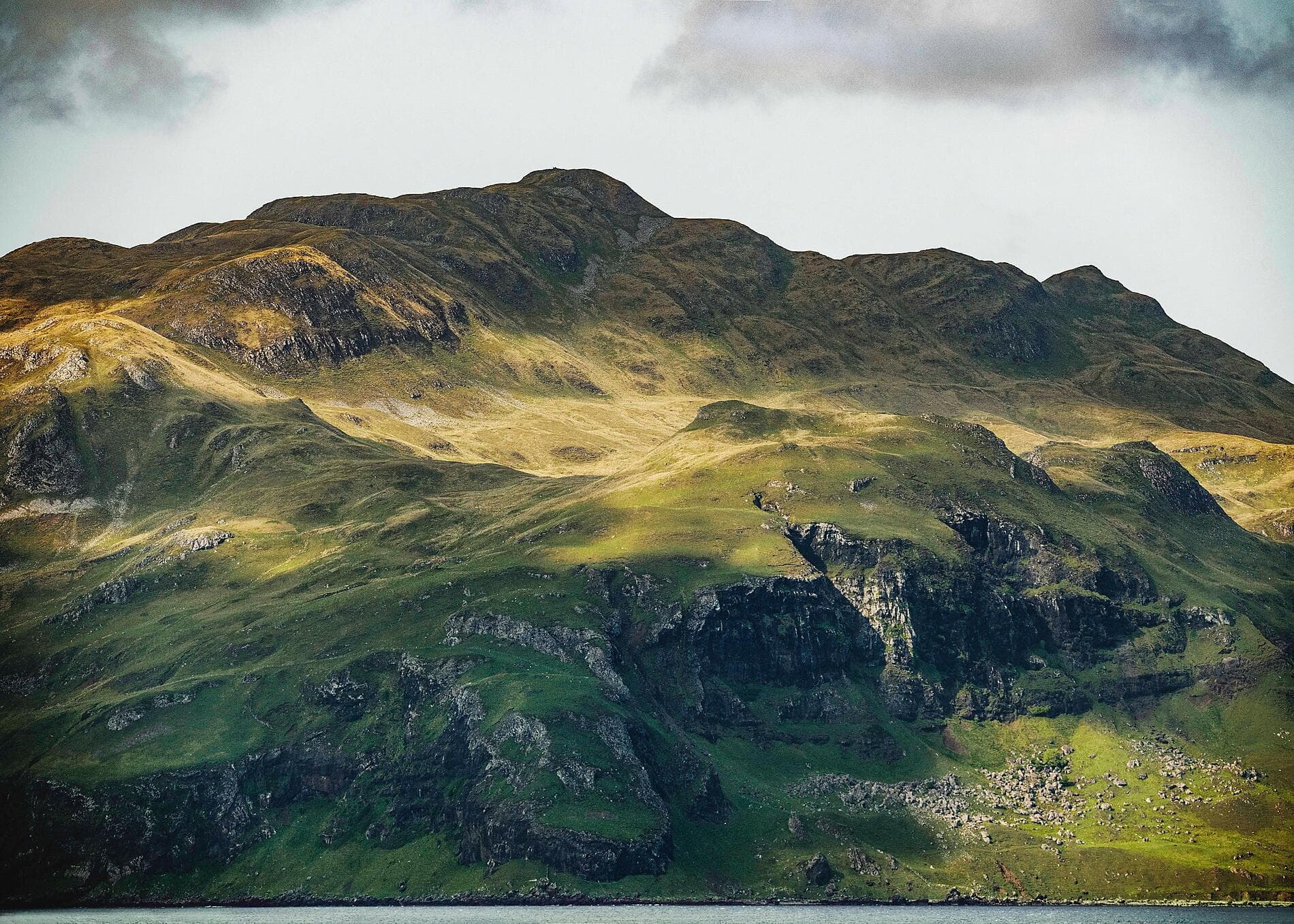 Schottische Inseln und norwegische Fjorde