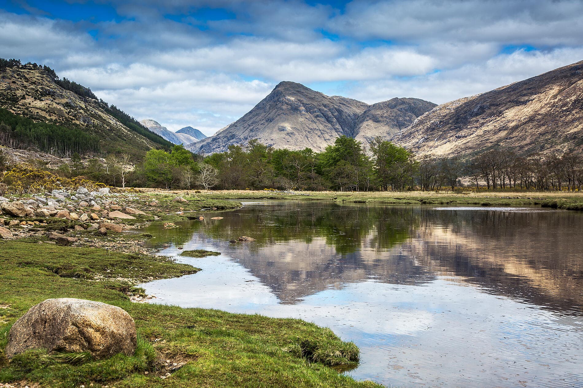 Wilde Landschaften in Schottland, auf den Färöer und Island