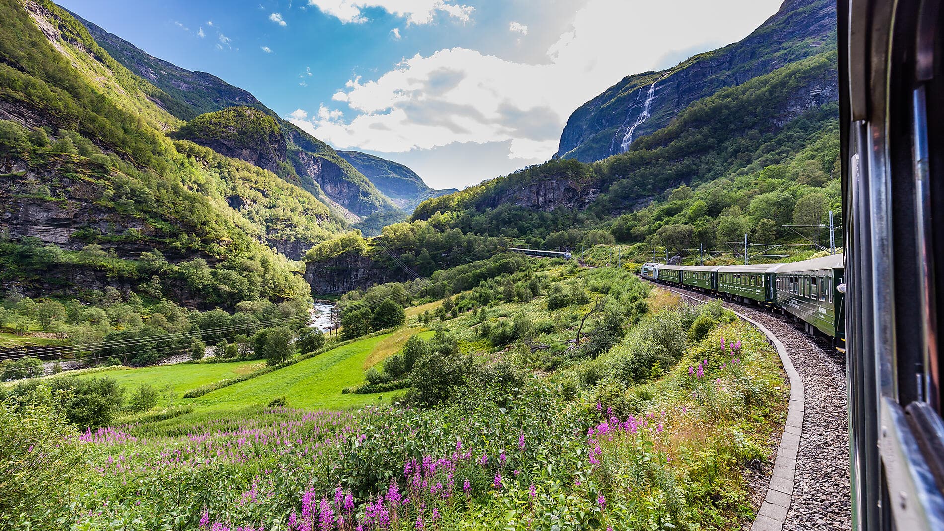 Schottische Inseln und norwegische Fjorde ©Adobestock